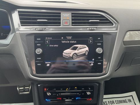 Used 2022 Volkswagen Tiguan SE R-Line image 9