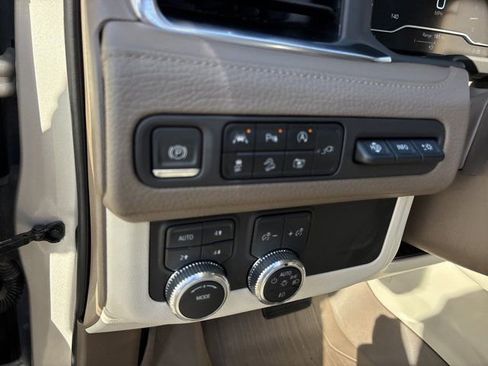 Used 2022 GMC Yukon Denali image 29