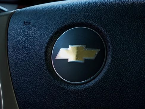 Used 2014 Chevrolet Suburban LTZ image 22