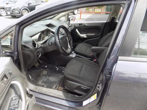Used 2013 Ford Fiesta SE FWD image 9