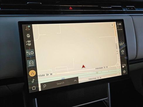 Used 2024 Land Rover Range Rover Long Wheelbase Autobiography image 16