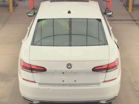 Used 2022 Volkswagen Passat 2.0T SE image 5