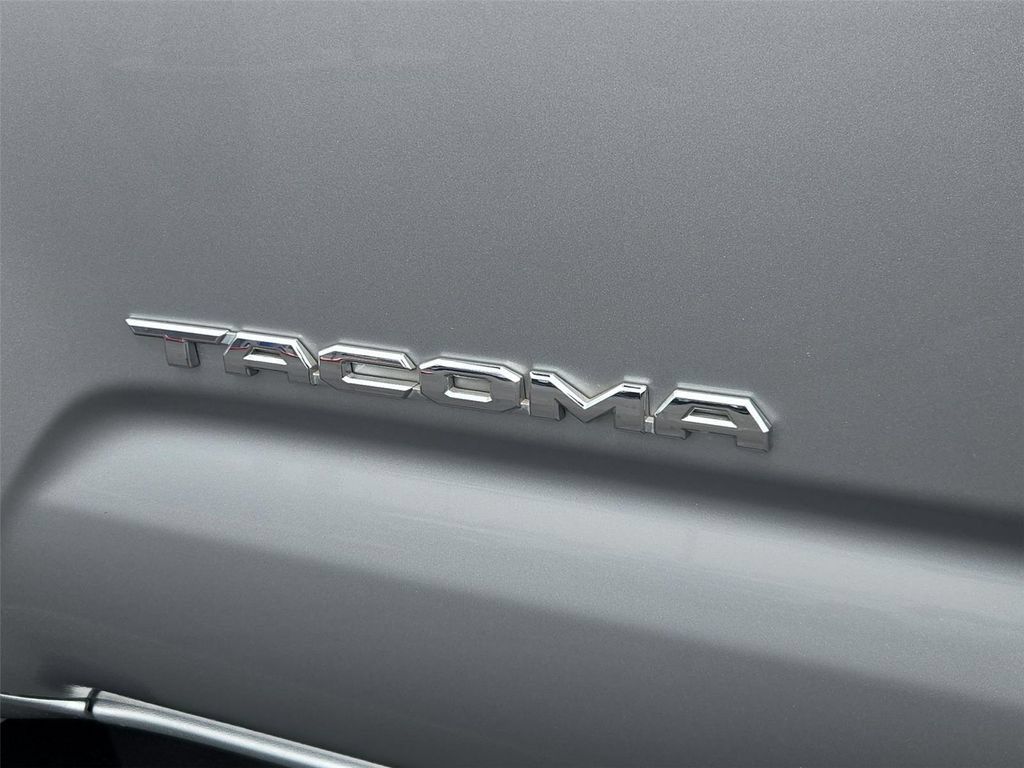Used 2022 Toyota Tacoma SR5 RWD image 20