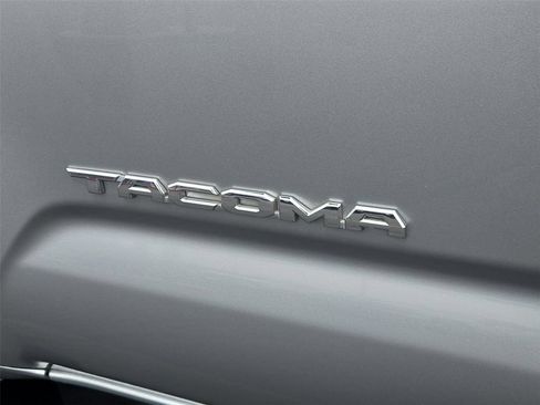 Used 2022 Toyota Tacoma SR5 RWD image 20