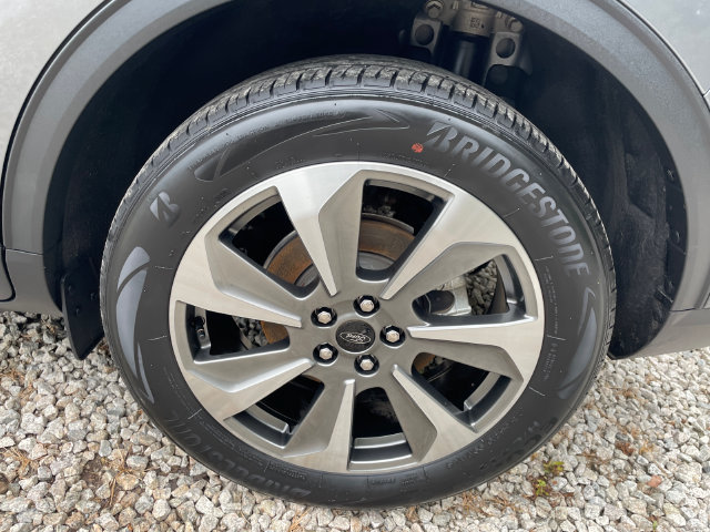 Certified 2025 Ford Escape Platinum AWD/4WD image 19