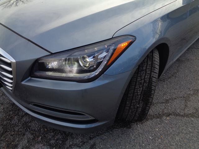 Used 2017 Genesis G80 3.8 RWD image 10