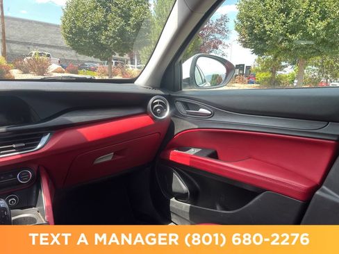 Used 2018 Alfa Romeo Stelvio AWD image 25