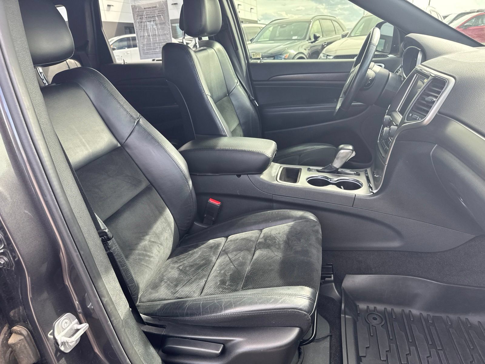 Used 2018 Jeep Grand Cherokee Altitude AWD/4WD image 11