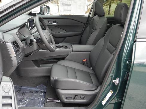 New 2026 Nissan Rogue Dark Armor image 3