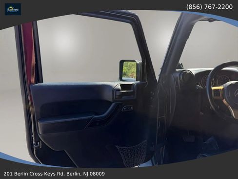 Used 2014 Jeep Wrangler Unlimited Sahara AWD/4WD image 8