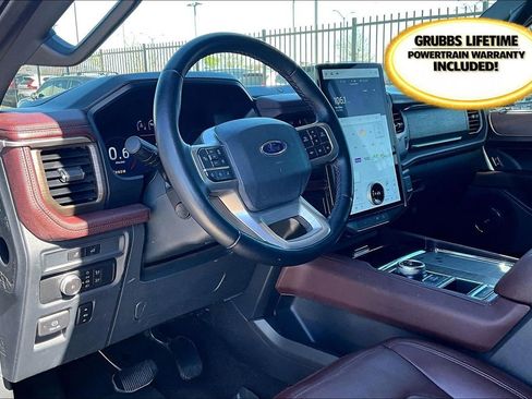 Used 2022 Ford Expedition Limited image 18