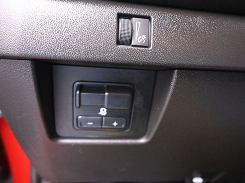 Used 2023 Chevrolet Colorado LT w/ LT Convenience Package II image 24