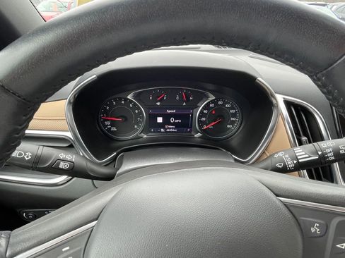 Used 2022 Chevrolet Equinox Premier image 14