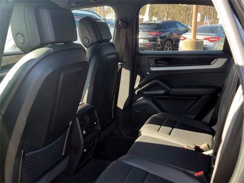 Used 2024 Porsche Cayenne image 13
