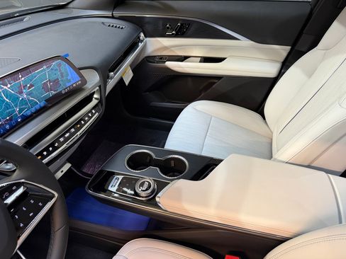 New 2026 Cadillac Lyriq Sport AWD/4WD image 38