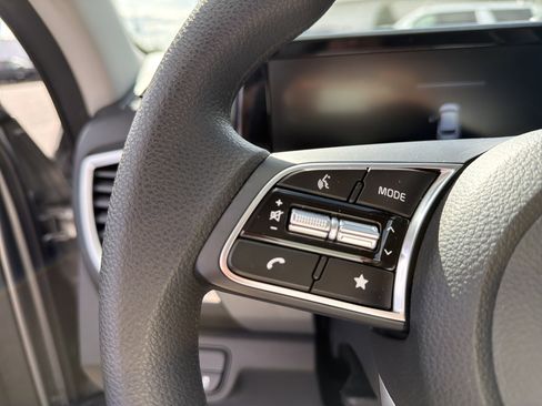 Used 2025 Kia Seltos LX image 13