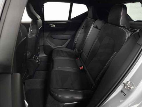 Certified 2025 Volvo XC40 B5 Plus image 34