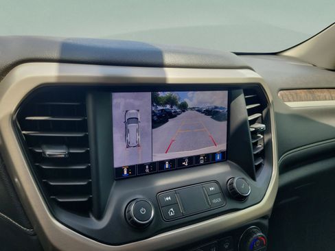 Used 2021 GMC Acadia Denali w/ Denali Technology Package FWD image 29