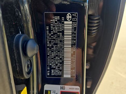 Used 2019 Toyota Corolla L image 33