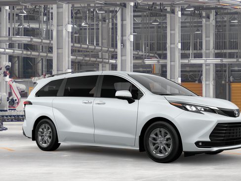 New 2026 Toyota Sienna XLE AWD/4WD image 16