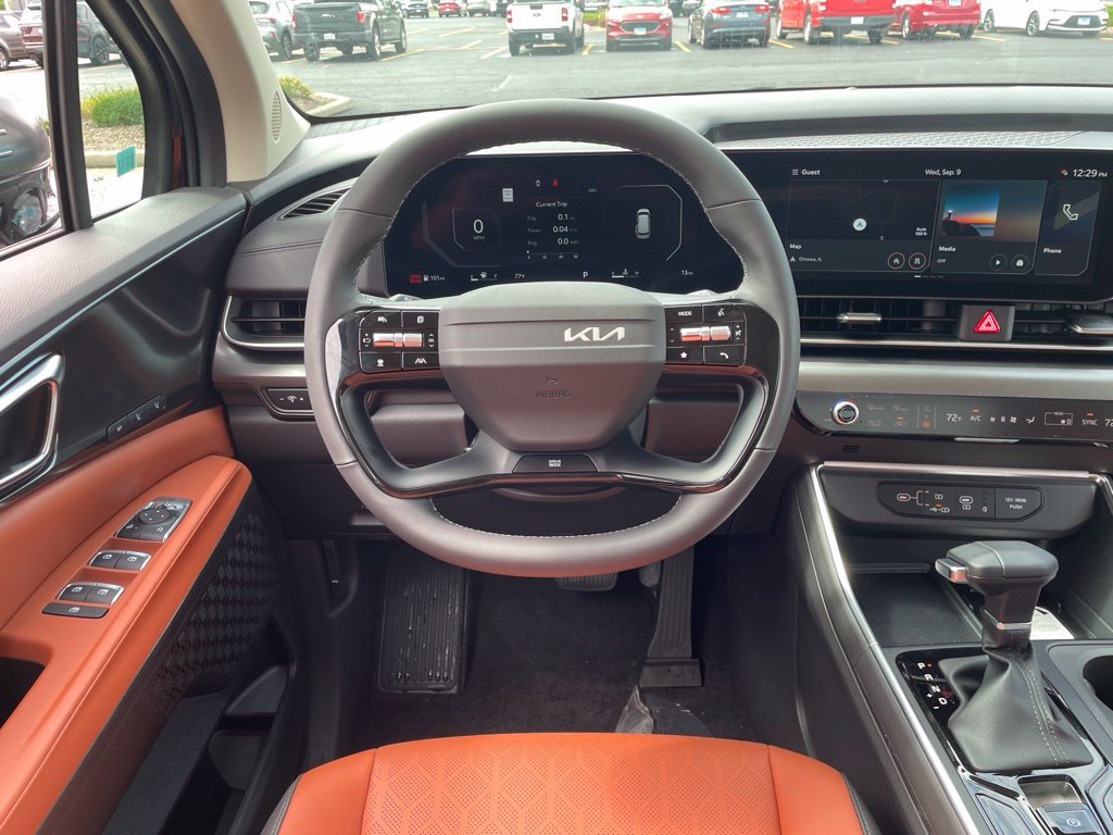 New 2027 Kia Carnival SX FWD image 13