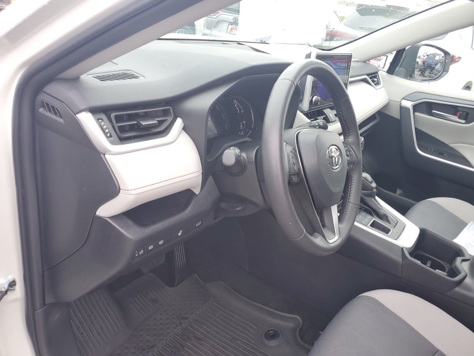 Used 2024 Toyota RAV4 XLE w/ Convenience Package AWD/4WD image 20