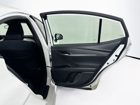 Used 2025 Toyota Camry SE FWD image 28