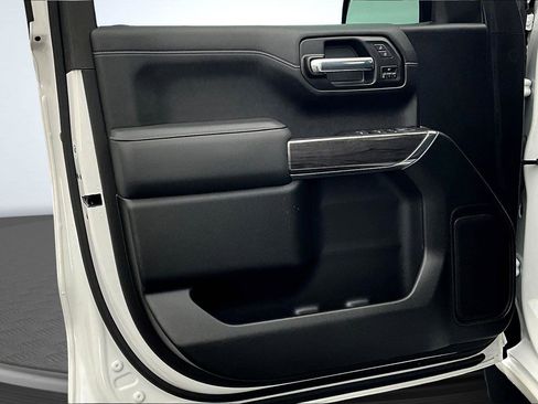 Used 2021 Chevrolet Silverado 1500 LTZ image 24