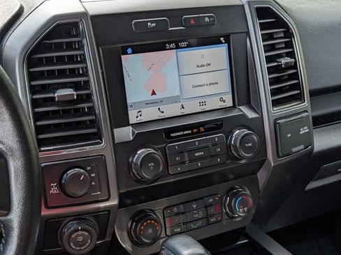 Used 2019 Ford F150 XLT w/ Equipment Group 302A Luxury AWD/4WD image 19