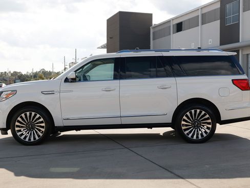 Used 2021 Lincoln Navigator L Reserve image 4