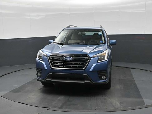 Used 2023 Subaru Forester Premium image 5