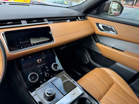 Used 2019 Land Rover Range Rover Velar R-Dynamic SE image 41