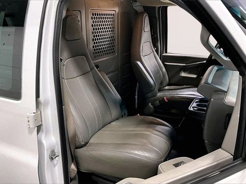 Used 2019 Chevrolet Express 2500 w/ Driver Convenience Package image 26