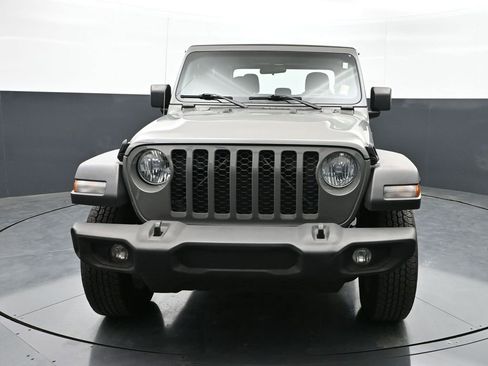 Used 2021 Jeep Gladiator Sport AWD/4WD image 6