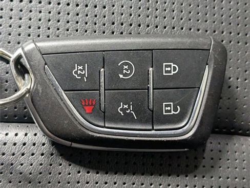 Used 2021 Cadillac Escalade Premium Luxury image 24