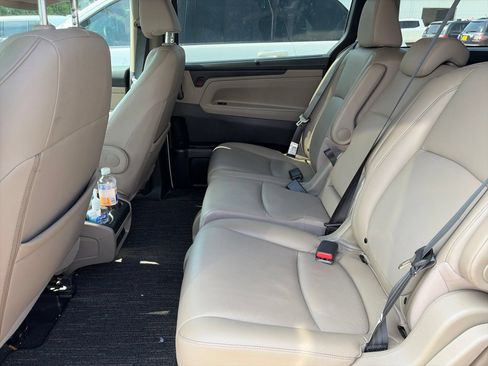 Used 2024 Honda Odyssey EX-L image 3