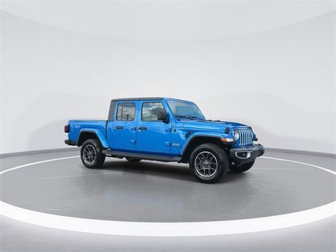 Used 2022 Jeep Gladiator Overland image 2