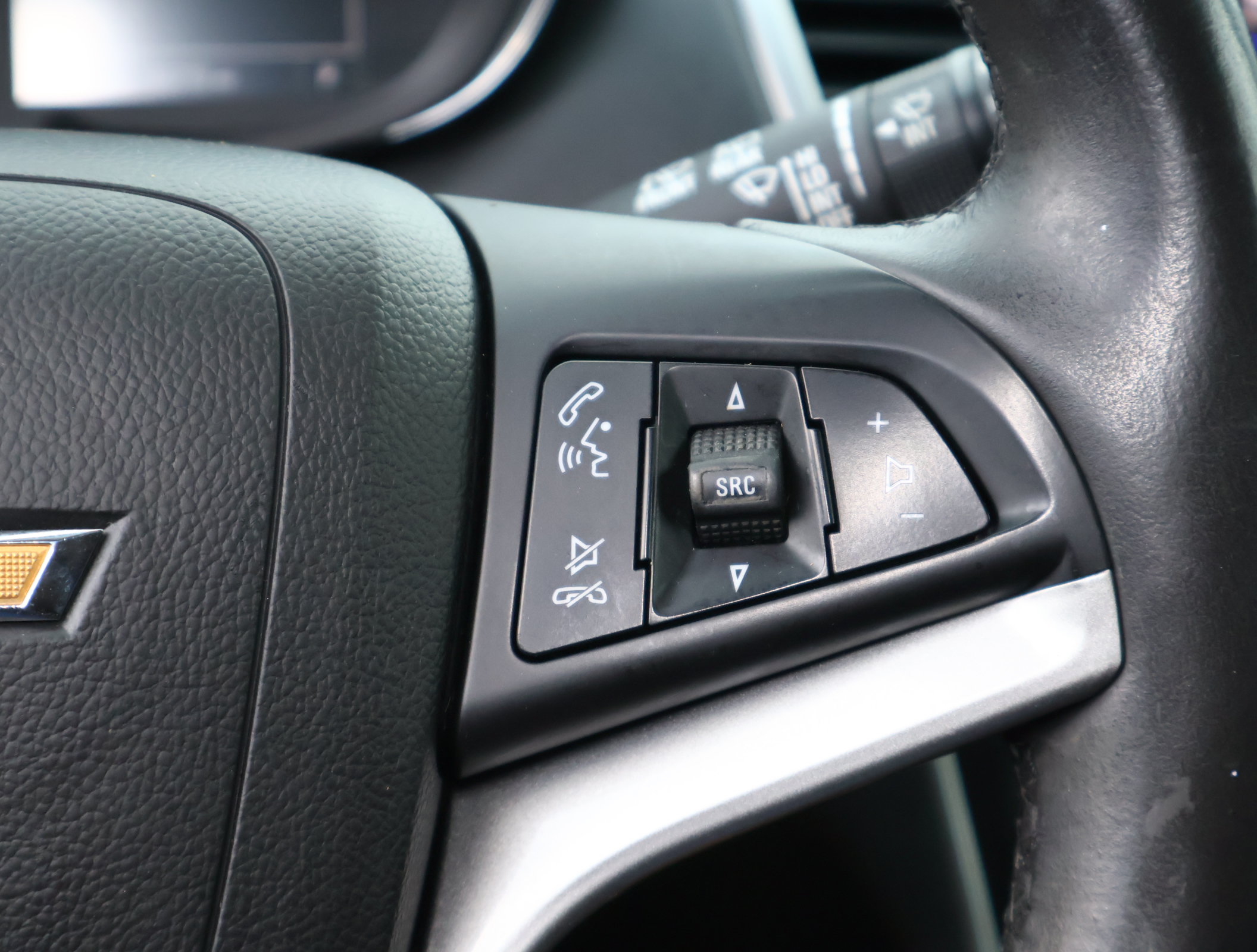 Used 2020 Chevrolet Trax LT w/ LT Convenience Package FWD image 14