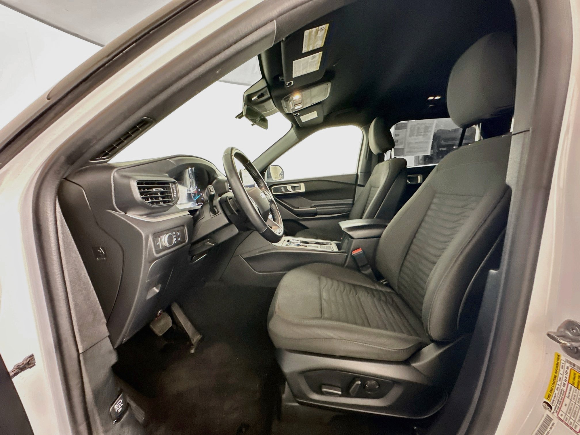 Used 2020 Ford Explorer XLT RWD image 13