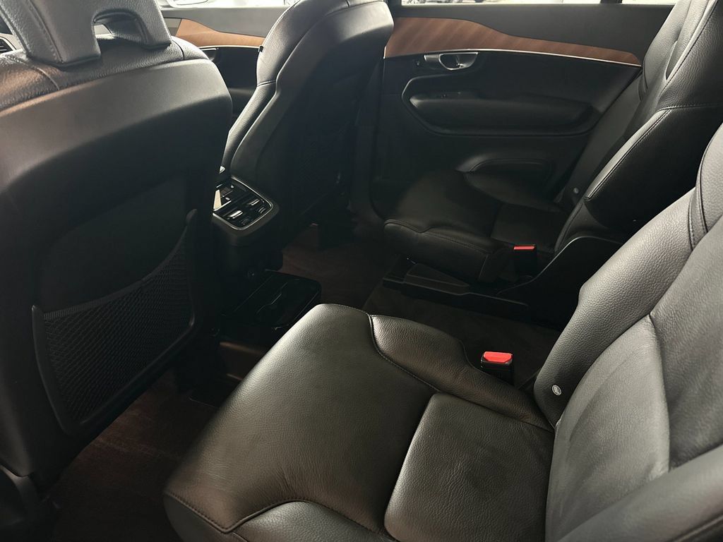 Certified 2023 Volvo XC90 B6 Plus w/ Protection Package Premier AWD/4WD image 11