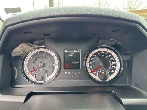 Used 2024 RAM 1500 Classic SLT AWD/4WD image 31