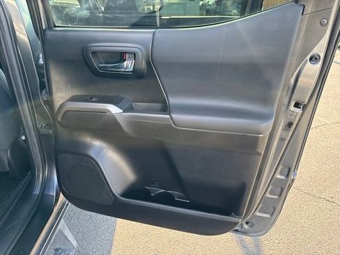 Used 2023 Toyota Tacoma TRD Off-Road AWD/4WD image 18