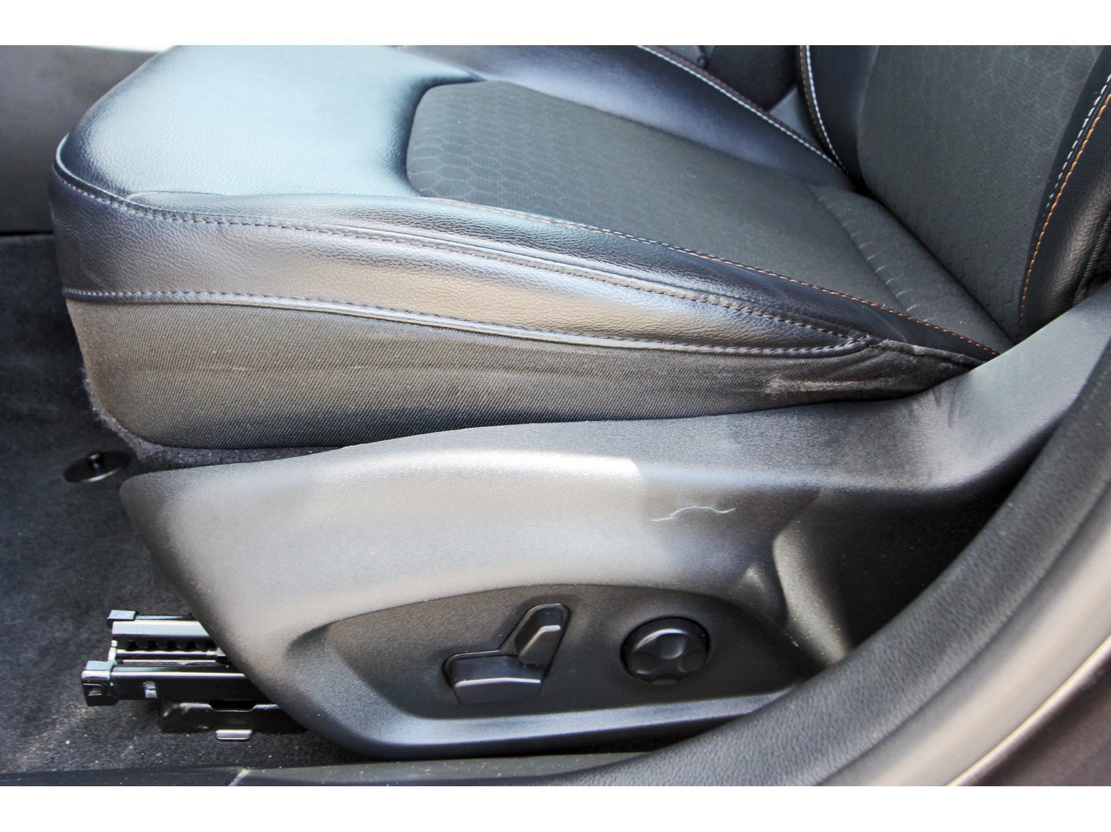 Used 2018 Jeep Compass Latitude w/ Popular Equipment Group FWD image 29