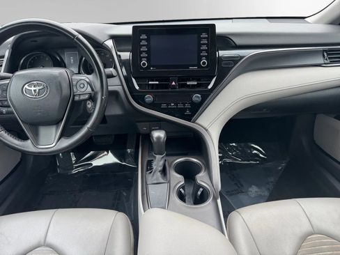 Used 2021 Toyota Camry SE FWD image 11
