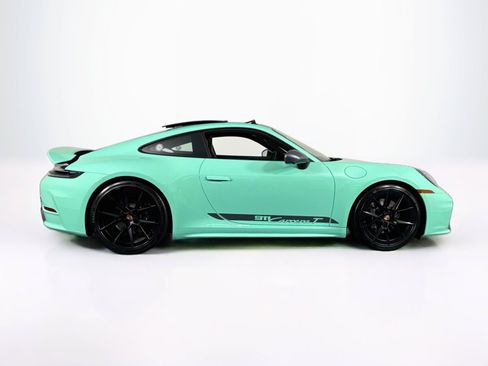 Used 2026 Porsche 911 Carrera T RWD image 4