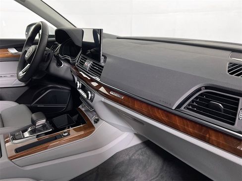 Used 2022 Audi Q5 2.0T Prestige image 32