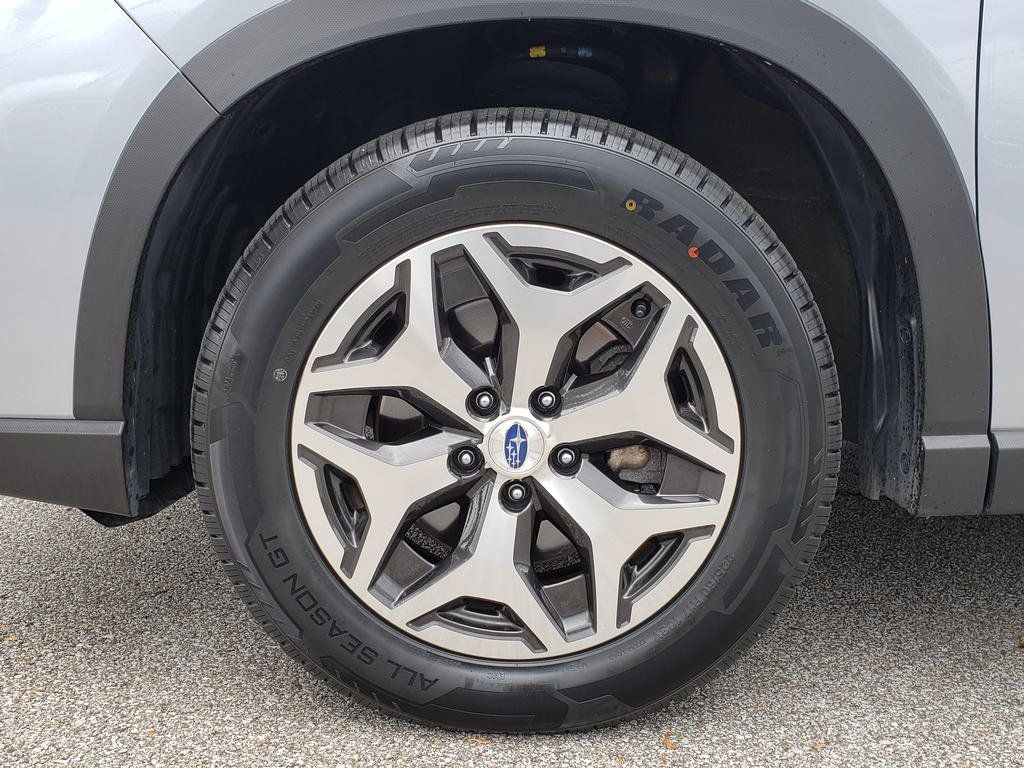 Used 2019 Subaru Forester Premium AWD/4WD image 27