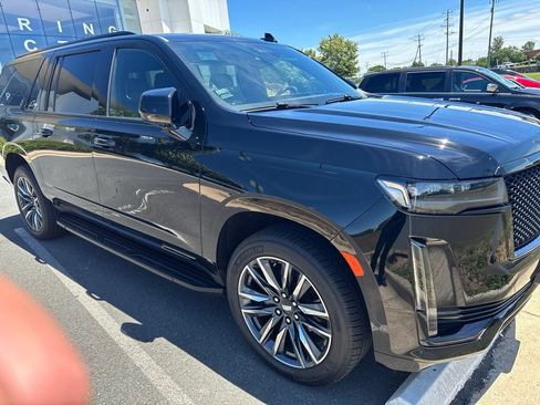Used 2021 Cadillac Escalade ESV Sport AWD/4WD image 4