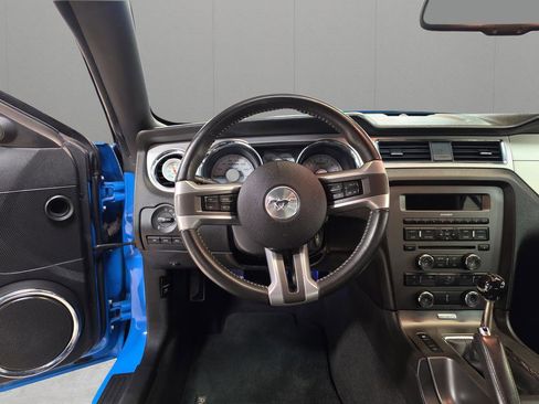 Used 2010 Ford Mustang GT Premium RWD image 17