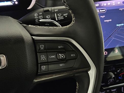 Used 2024 Jeep Grand Cherokee L Limited w/ Luxury Tech Group II image 20